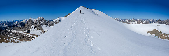 Returning to the lower west summit of Harris.