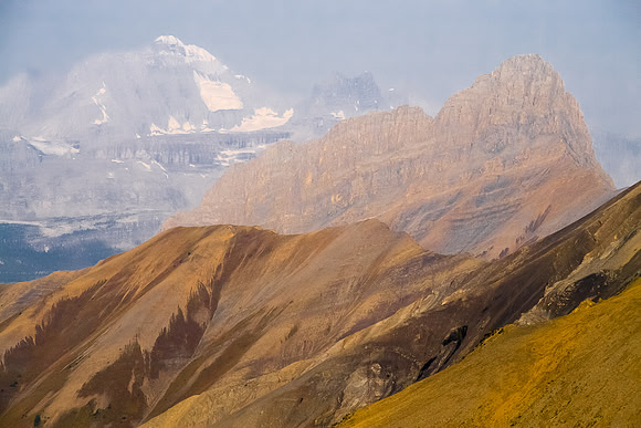 Distant views of mighty Mount King George (which I'd climb in August 2014) with Onslow in the foreground and Prince Albert to the right.