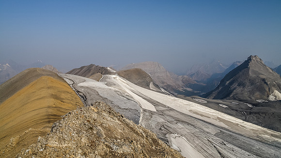 Looking along the Great Divide and Northover Ridge route running to the left. This is where the backpacking gets very interesting!