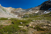 Hiking towards Quartzite Col (R).