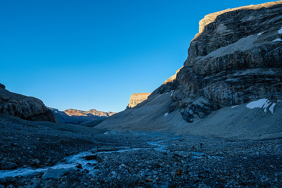 Hiking to the eastern edge of the Upper Martin Creek valley.