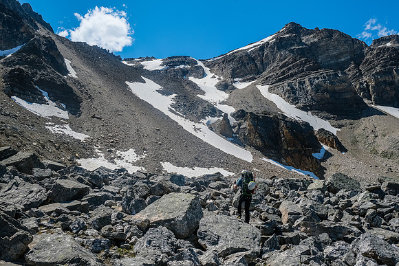 Starting up the Quartzite Col from the east.