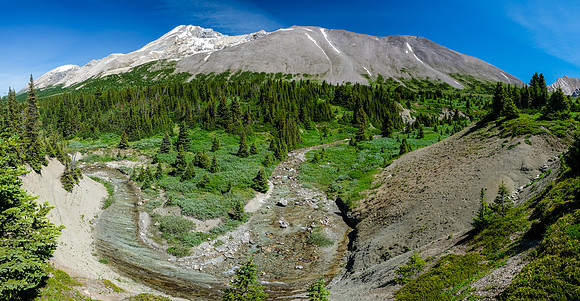 Crossing the Siffleur River valley towards Clearwater and Kentigern.