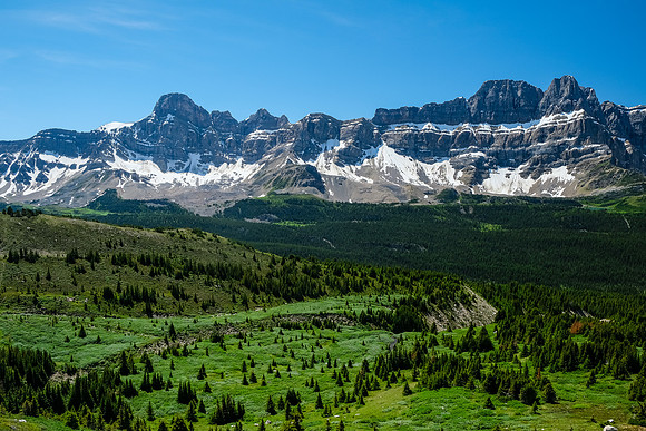 The valley is huge with undulations. Views back to Watermelon and Bobac (R).