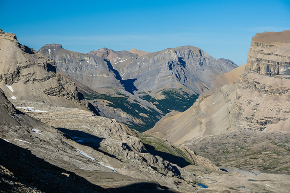 Descending the 2800m col into Upper Martin Creek.