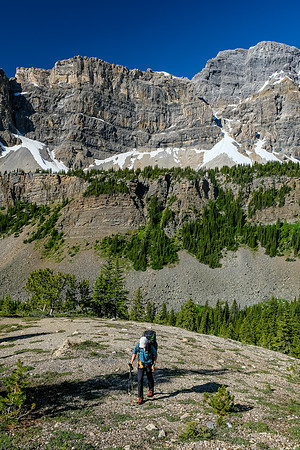 Leaving the creek, hiking up to Quartzite col.