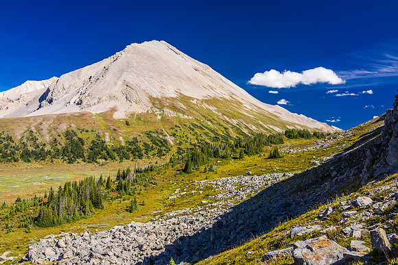 Looking south to Pipestone Pass.