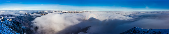 Looking west over the carpet of clouds. Only giants are showing.