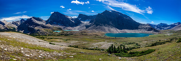 Apparently the larger lake at right is called "Upland Lake"?