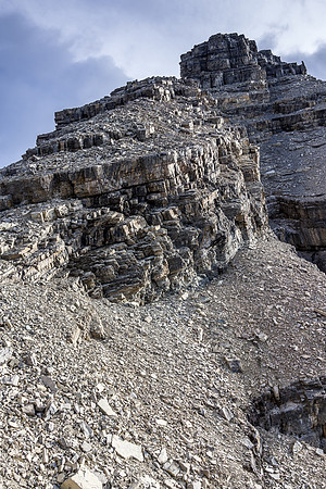 Scrambling the SW ridge.
