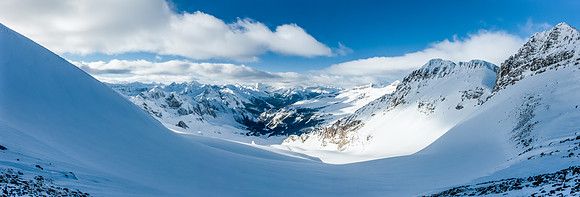 The view west of the Baker Col down to Mistaya Lodge.