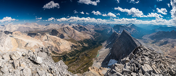 Peaks include Willingdon, Quartzite, Cataract, Molar, Noseeum and Hector among many others. Our approach valley is at lower right.
