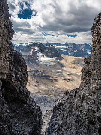 We had to traverse along this exposed wall on the right to escape the gully before going back into it further down.