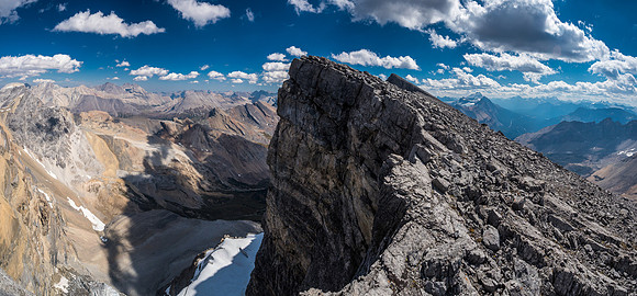 Getting closer with great views down the east face of the mountain and towards the Willingdon Group at left.