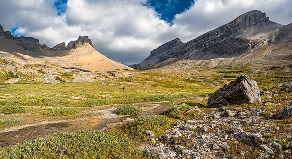Wietse hikes the lovely valley towards the pass - note the fall colors.