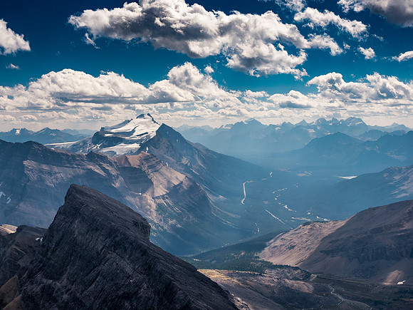Great view over the false summit towards Hector, Little Hector, Temple and the Lake Louise group of peaks.