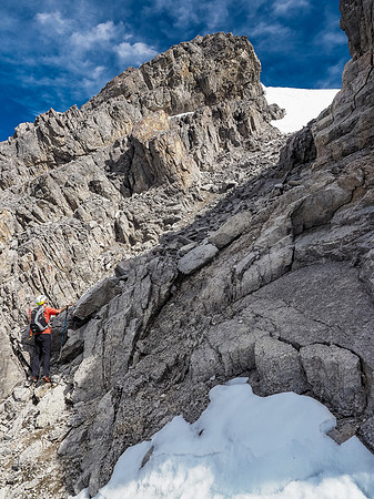 Easy scrambling through the gap.