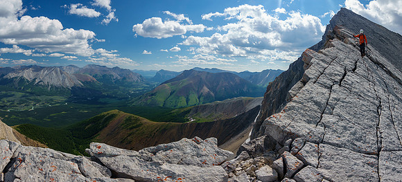 A tricky traverse between Greater Prow and Prow Mountain.