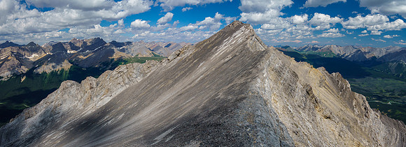 Looking along the NW ridge to Prow Mountain.