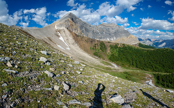Hiking east approach slopes to Greater Prow and Prow (R).