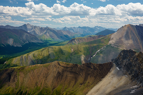 Green valleys towards Snow Creek Summit.