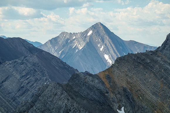 An unnamed 3000m+ summit across from the Bonnet icefield.
