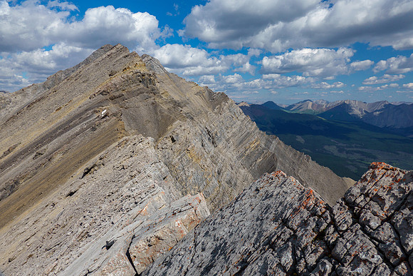 A tricky traverse between Greater Prow and Prow Mountain.