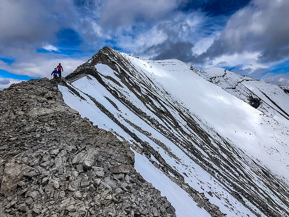 Descending the west ridge of Wapiti Mountain.