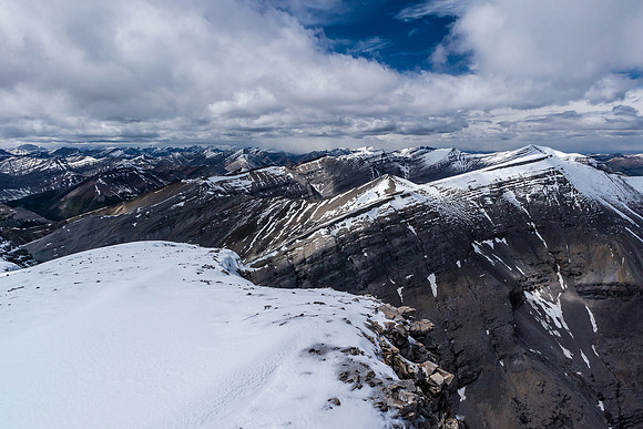 Views north to Tomahawk Mountain and Condor Peak.