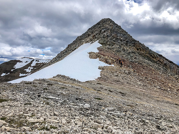 Descending the west ridge of Wapiti Mountain.
