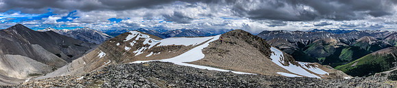 Descending the west ridge of Wapiti Mountain.