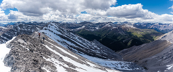 Descending the south ridge of Condor Peak.