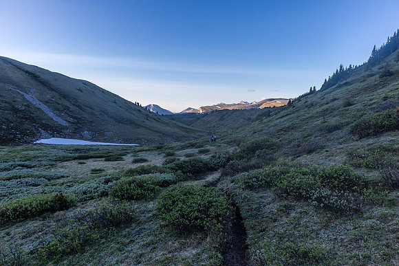 Another frozen morning as we head out from Divide Pass back to the Red Deer River.
