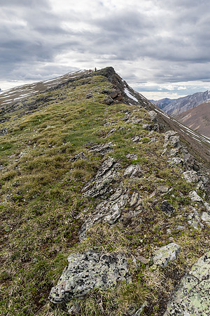 Hiking up the easy and scenic south slope of Chirp Peak.