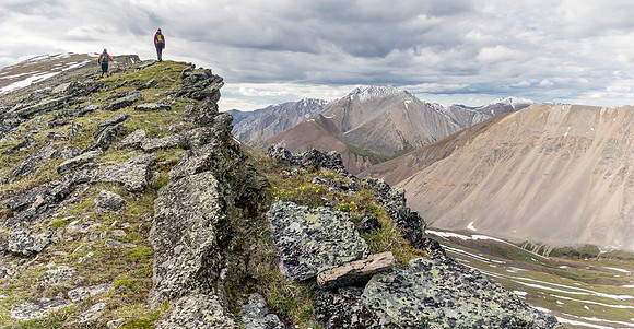 Hiking up the easy and scenic south slope of Chirp Peak.