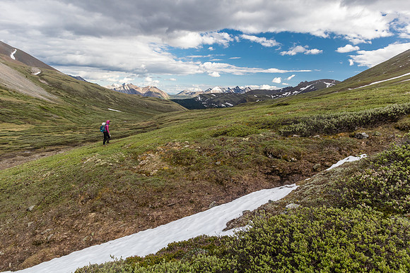 Hiking through Divide Pass.