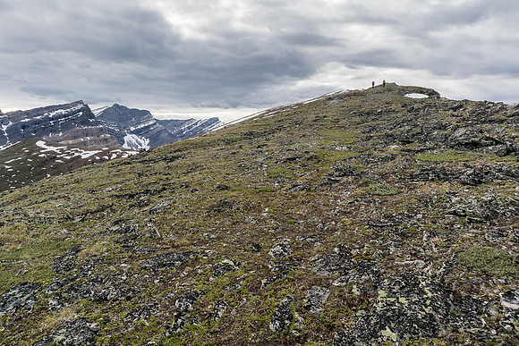 Hiking up the easy and scenic south slope of Chirp Peak.