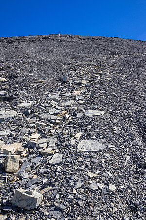 More scree to the summit.