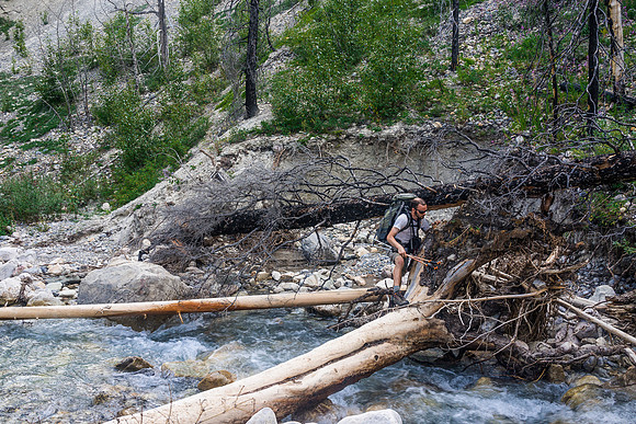 Crossing the creek at the junction. I'm impressed that we found this in the pitch dark at 04:15!