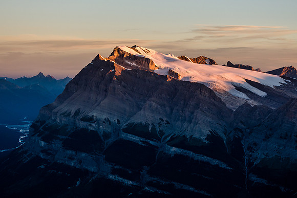 Mount Wilson is an impressive massif on the other side of Saskatchewan Crossing.