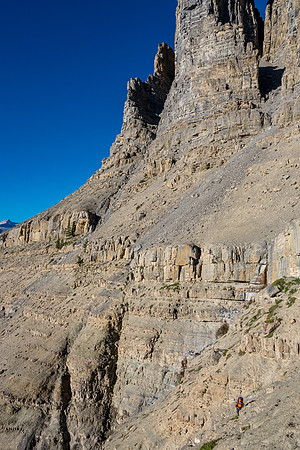 As you can see, the terrain in the amphitheater is huge. It's also extremely loose!