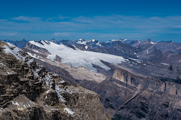 Mount Wilson with Cirrus in the distance.