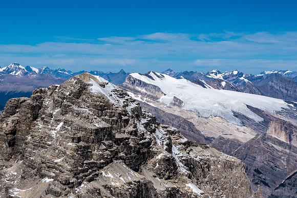 Mount Wilson and Cirrus to the right of the NW summit of Murchison.