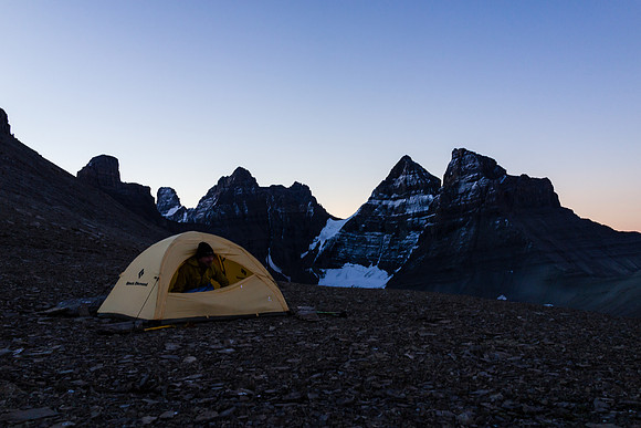 A groggy Raf reluctantly unzips his warm tent to take in the morning views. And that cold morning wind.