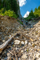 Scrambling the SE access gully.