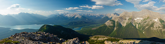 Wonderful views over the lowly Mount Fortune over the Spray Lakes.