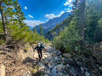 Scrambling the SE access gully.
