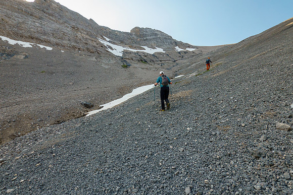 Hiking easy SE slopes up Mount Turbulent.