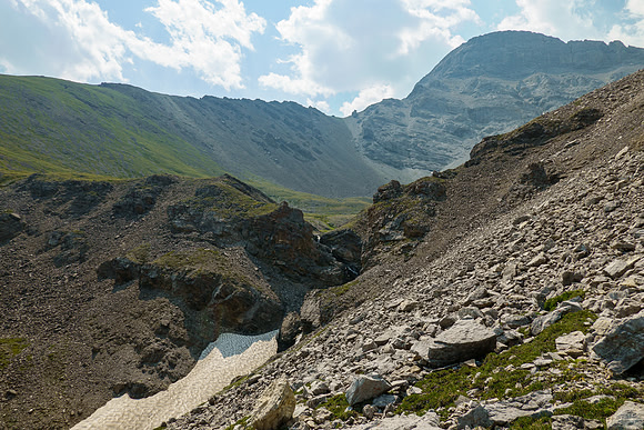 Descending an alternate route down towards North Burnt Timber Creek.
