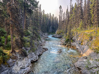 The wild Spray River.